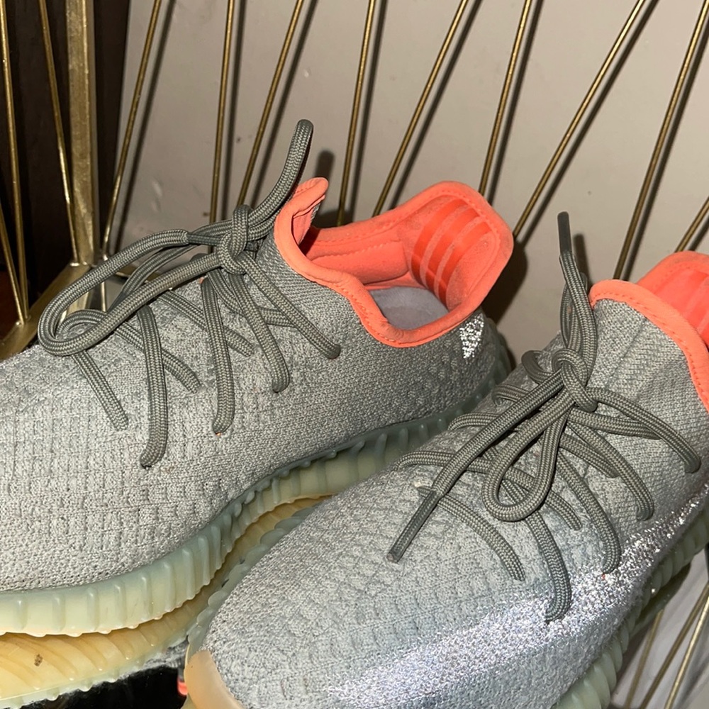 Yezzy adidas size 8